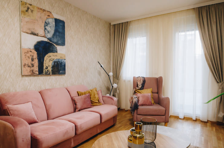 enteijer dnevne sobe - trosed, fotelja, stolovi po meri
