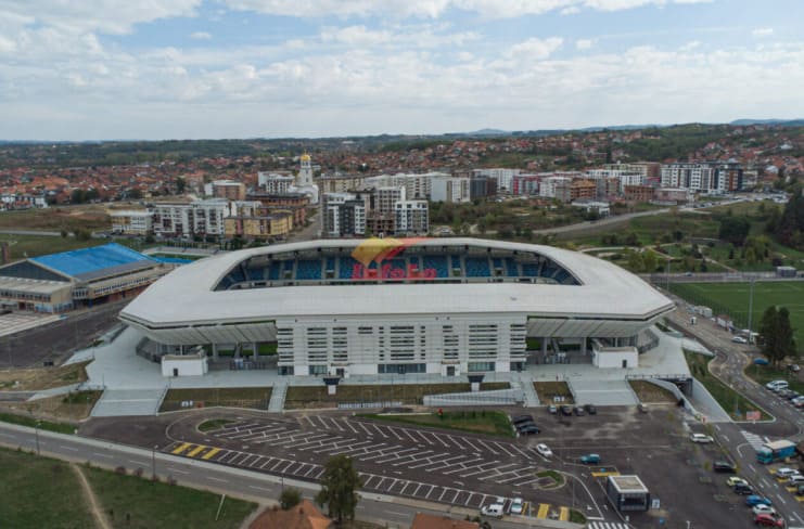 opremanje stadiona nameštajem po meri