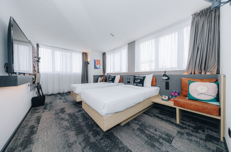 kreveti za hotelske sobe - minimalistiki nameštaj za hotelske sobe