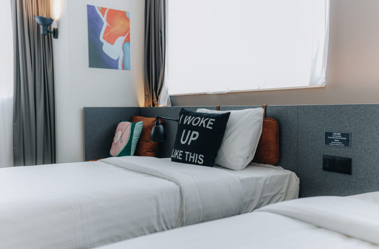Udobni kreveti za hotelske sobe i apartmane