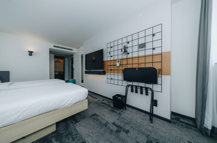 minimalistički nameštaj po meri za hotelske sobe