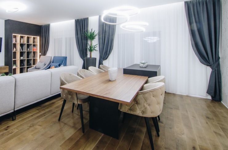 Trpezarijske stolice - Nameštaj za stanove i kuće