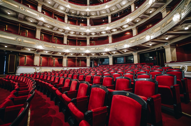 Stolice i fotelje za dvorane i bioskope - Opremanje enterijera po meri​