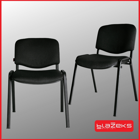 Dve crne konferencijske stolice sa metalnim ramom prikazane iz dva ugla